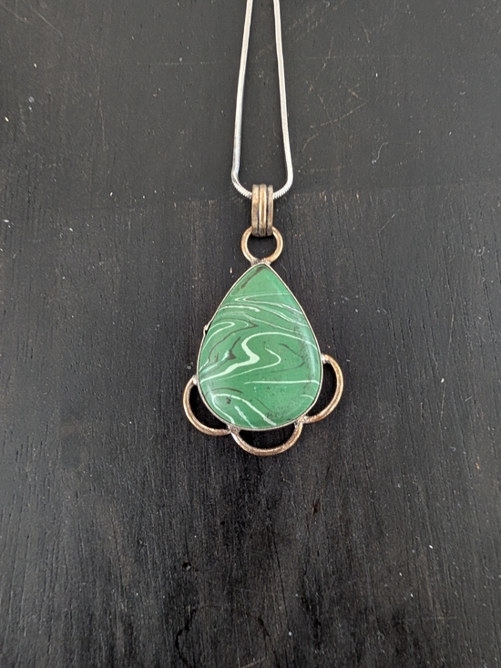 Jewelry - Green Teardrop Stone Pendant Necklace - Women Jewelry